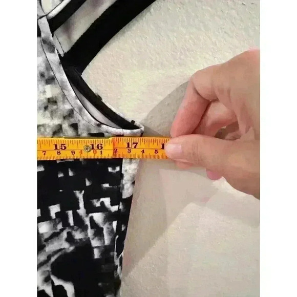 Yoana Baraschi Womens Dress Size 8 Black & White Abstract Print Scuba Material - Picture 5 of 9